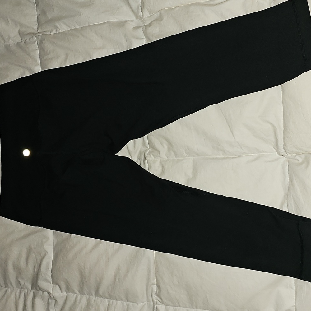 Lululemon Align Black Leggings. Size 8 Great Condition!!! 25" Inseam - Picture 7 of 12